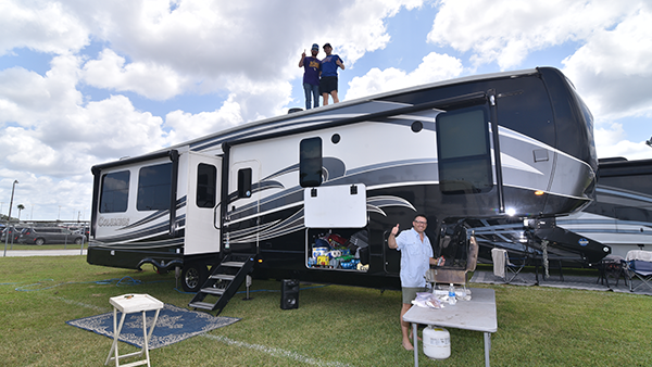 GREEN CAMPGROUNDS image